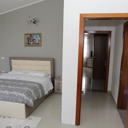 Bar Restorant Kristal Hotell Tiranë Eksteriør bilde